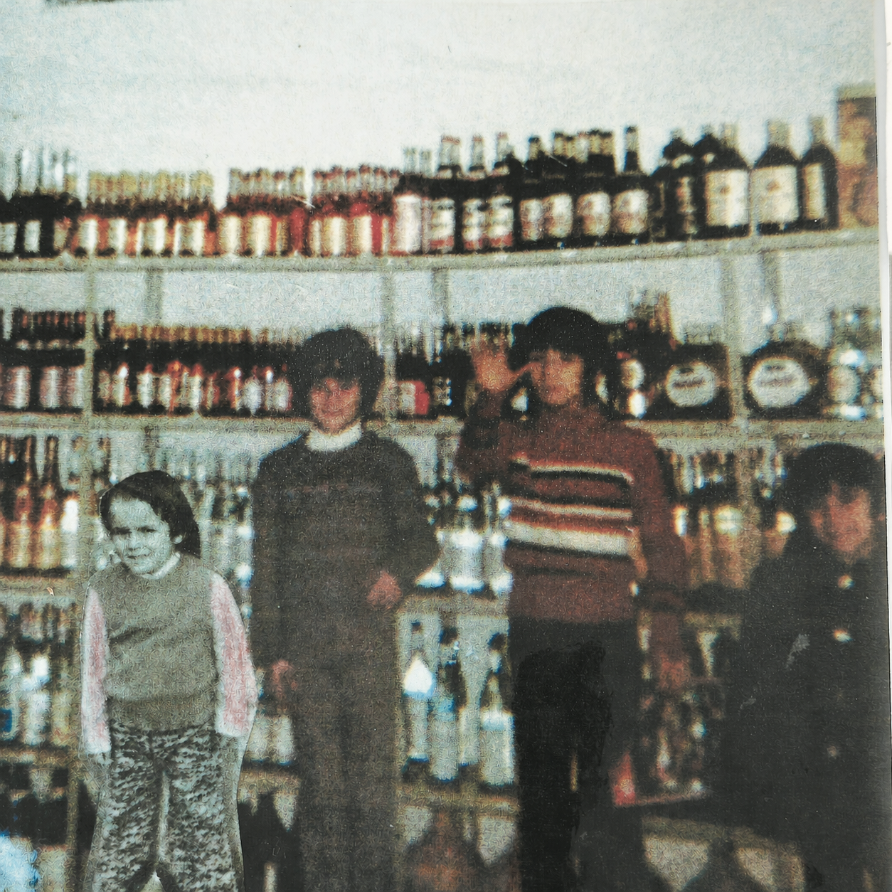 Die vier Brüder in einem der ersten Standorte in Euskirchen im Jahr 1976